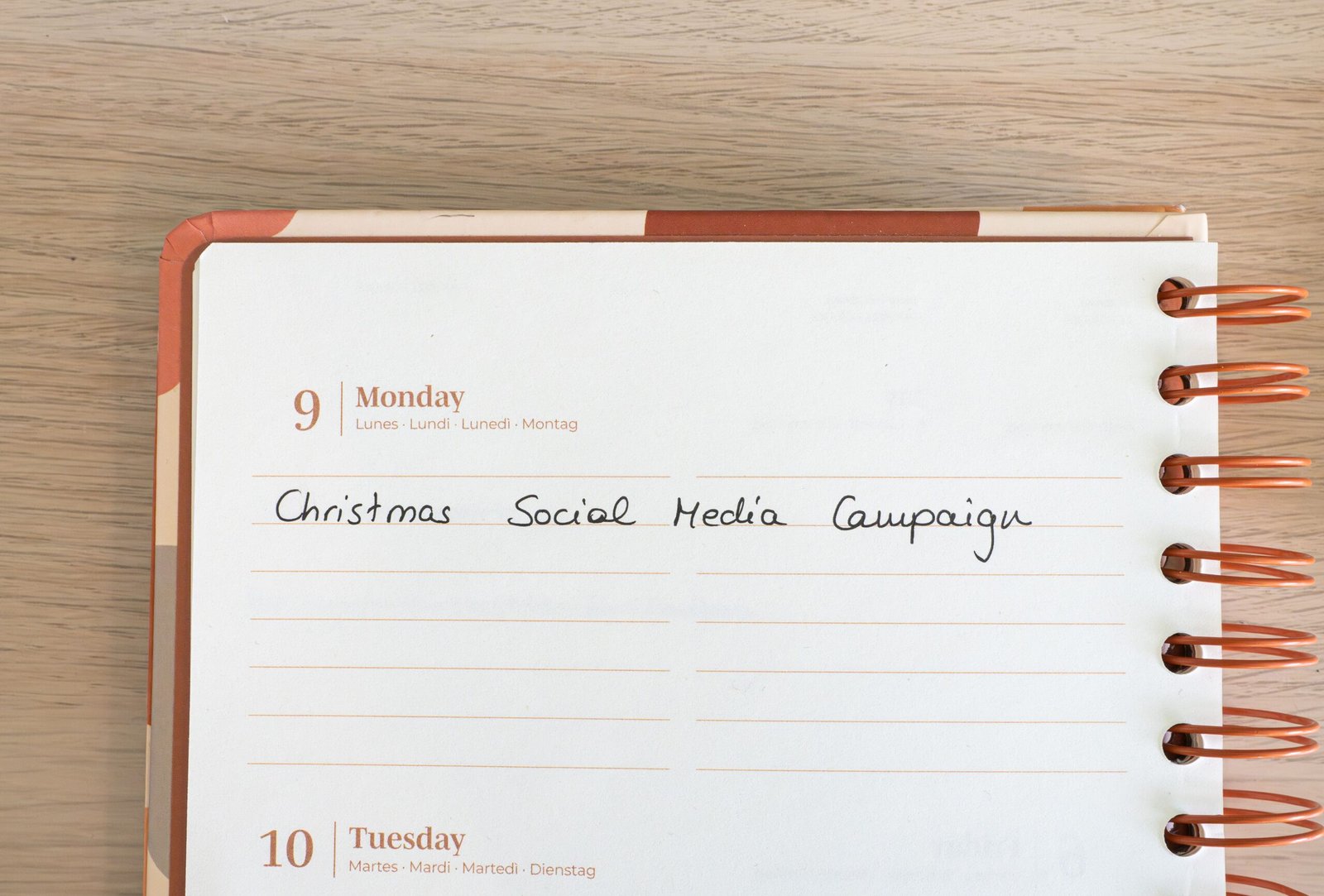 Planner page with note for a Christmas social media campaign.